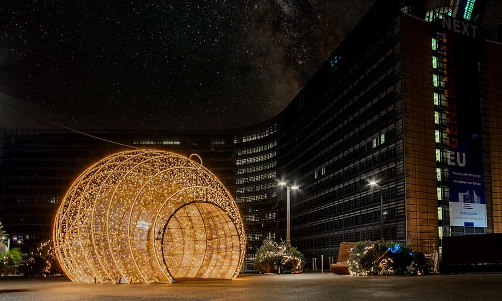 Structure 3D décorations boules de Noel Schuman